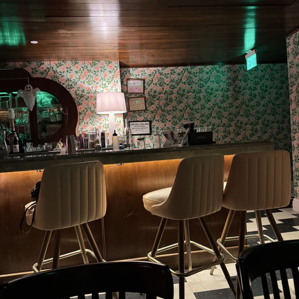 Cute bar Cute bar