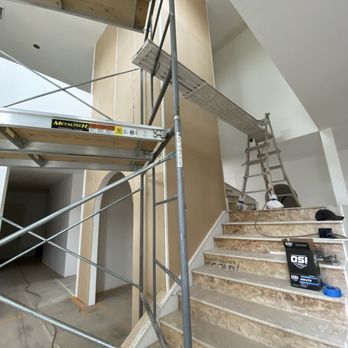 Reed Construction - Column with squares - Carpenters Near Me Reed Construction - Column with squares - Carpenters Near Me