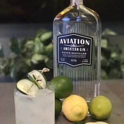 R-House - Gin cucumber cocktail