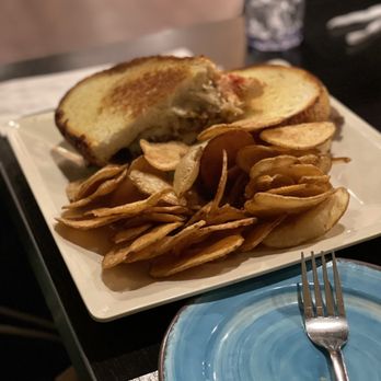 Boulder View Tavern - Smashed potato sandwich - American Near Me - Lake Harmony, Pennsylvania