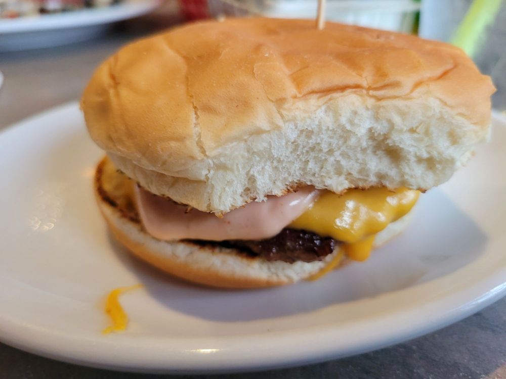 SHUCKER’S OYSTER BAR Updated August 2024 177 Photos & 321 Reviews