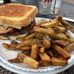 Cedar Lodge - Frisco burger