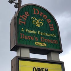 Dave's Dream Holliday Room - Sign