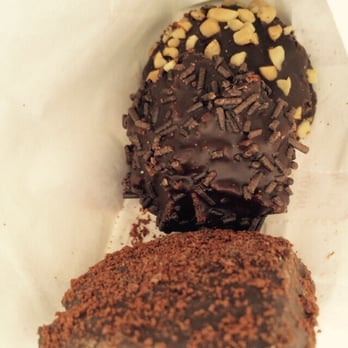 Elegante Pastry Shop - Cookies $1 for three - Bakeries Near Me - Brooklyn, New York