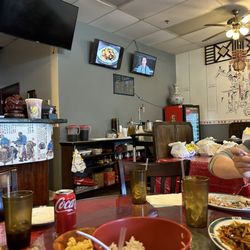 Xin's Chinese Cuisine - Inside