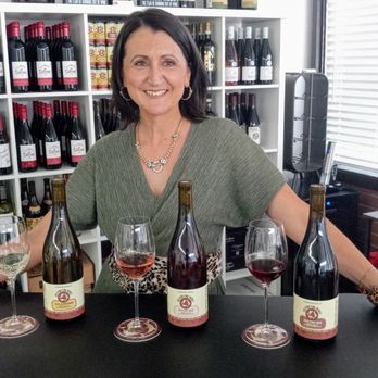 Delfino Fine Wines - Wine Tasting Room Near Me - Albany, Oregon