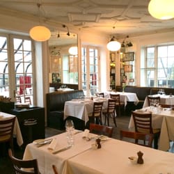 Restaurant Skovshoved Hotel - Den mest charmerende restaurant. Billedet er desværre fra en trist vinterdag - om sommeren er stedet simpelthen fantastisk!