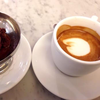 Sempre - Dubbel macchiato och chokladglass - Coffee & Tea Near Me - Stockholm, Alberta