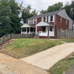 My cleaned up front yard, it looked like a jungle before Jose got to it. My cleaned up front yard, it looked like a jungle before Jose got to it.