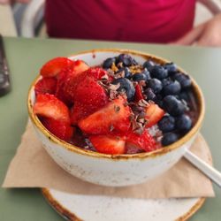 Life Alive Organic Cafe Brookline - Berry bowl