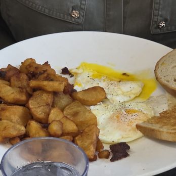 Colony Diner - Eggs with hash browns - Diners Near Me - East Meadow, New York Colony Diner - Eggs with hash browns - Diners Near Me - East Meadow, New York