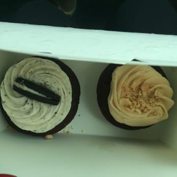 Cupcake Berlin - Sorry the photo is not too great, just took a bite a second after. - Cupcakes Near Me - Berlin, BE