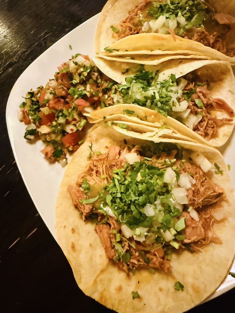 Rio Distinctive Mexican Cuisine Logo