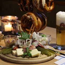 Paulaner Wirtshaus - Bier, Brezel
