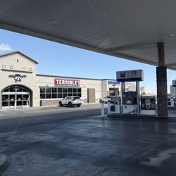 Chevron - Front of gas station grocery store