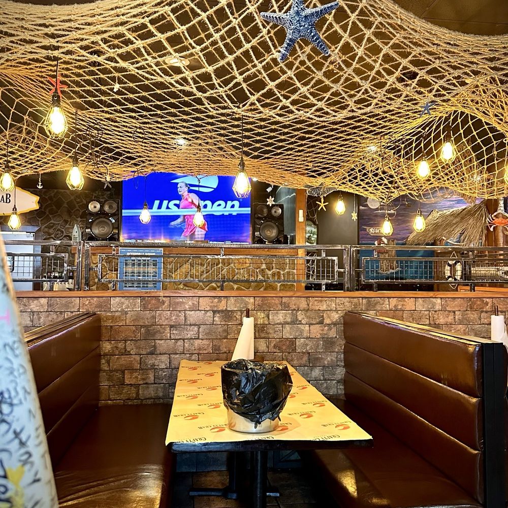 Crafty Crab - Orange Park - Inside - Seafood Near Me - Orange Park, Florida Crafty Crab - Orange Park - Inside - Seafood Near Me - Orange Park, Florida