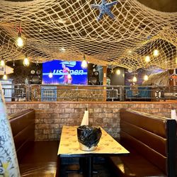 Crafty Crab - Orange Park - Inside