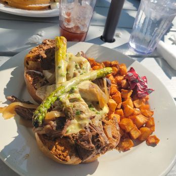 The Continental - Brisket Benedict - American Near Me - Richmond, Virginia The Continental - Brisket Benedict - American Near Me - Richmond, Virginia