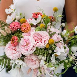 F As In Flowers - Wedding bouquet
