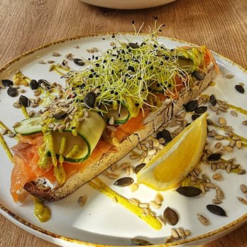 Vibes - Lachs Stulle - Cafes Near Me - Hamburg, HH