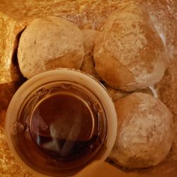 Gooseberries - Cinnamon donuts to go