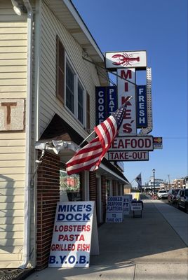 Mike's Seafood by null