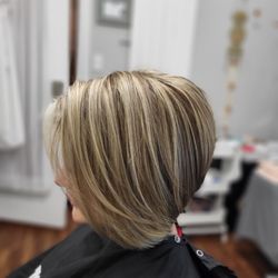 True Hue Salon