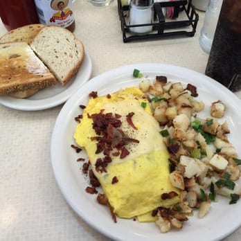 The Pancake Chef - Swiss cheese/Bacon omelet with country potatos - American Near Me - SeaTac, Washington