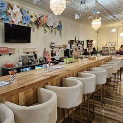 She Gathers - Cute bar