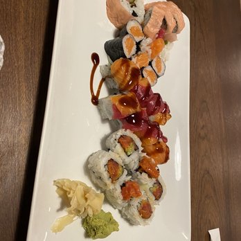 Modu Sushi - a plate of sushi on a table - Sushi Bars Near Me - Clifton Park, New York