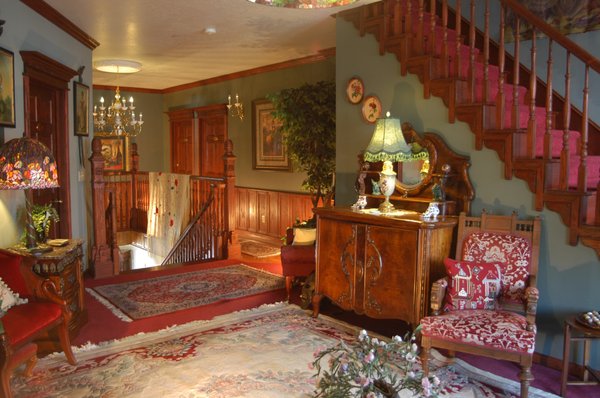 Big Yellow Inn by null