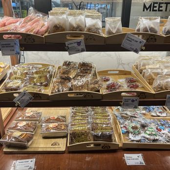 Chateau De Chantilly Cafe - Bakeries Near Me - Chantilly, Virginia