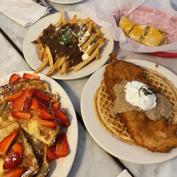 Beacon Bread Company - French Toast with strawberries Poutine  Chicken and waffles Breakfast burrito - Breakfast & Brunch Near Me - Beacon, New York
