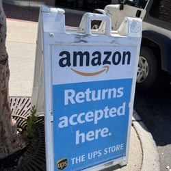 Raley's - Amazon returns accepted at the UPS in Raleys