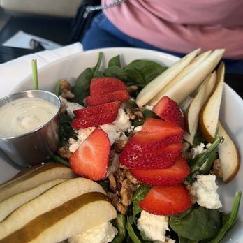 Iron Tail Tavern - House salad - Cocktail Bars Near Me - Buffalo, New York