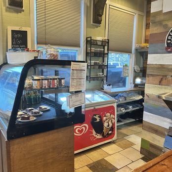 Maria's Bistro - Ice cream ordering window - Seafood Near Me - Louisville, Tennessee Maria's Bistro - Ice cream ordering window - Seafood Near Me - Louisville, Tennessee