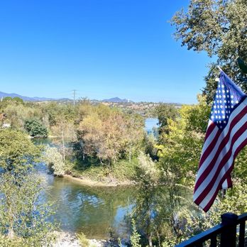 DeVINE - Views of the Sacramento River - Desserts Near Me - Redding, California