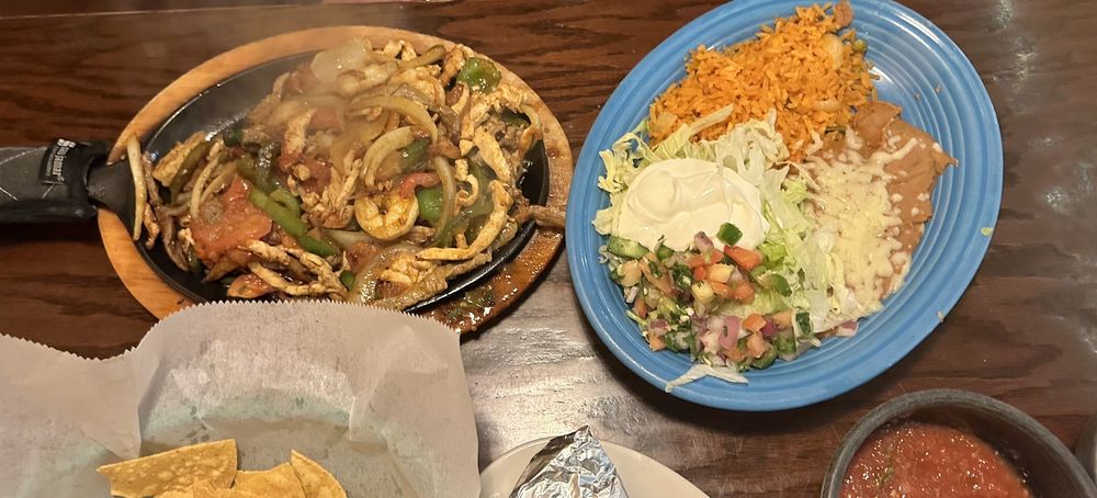 El Puente Mexican Grill