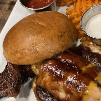 Crave Kitchen and Bar - Chicken burger - New American Near Me - El Paso, Texas