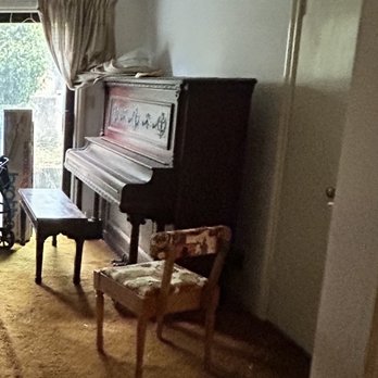 OVA Movers - Piano from my moms - Movers Near Me OVA Movers - Piano from my moms - Movers Near Me