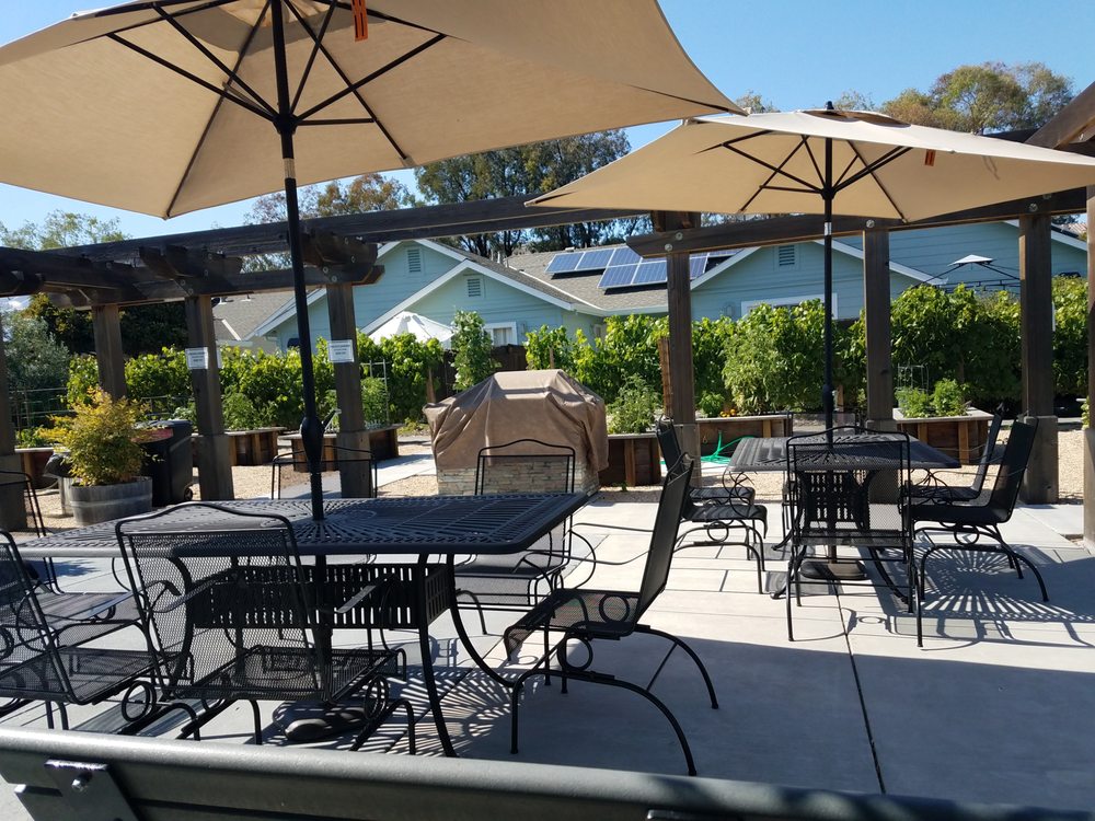 BELL MANOR APARTMENTS Updated September 2024 8780 Bell Rd, Windsor