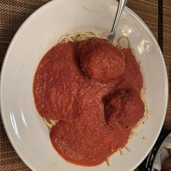 Michaelangelo's Southold - Spaghetti and meatballs. Don't waste your time. No flavor at all!