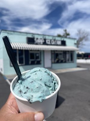 Lolly's Creamery by null