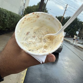 Difiore's Ice Cream Delite - Butterfinger Cyclone - Ice Cream & Frozen Yogurt Near Me - Pittsburgh, Pennsylvania