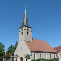 Evangel. Paul-Gerhardt- Kirchengemeinde Lichtenberg - Diese Kirche da im Mai 2016.:)