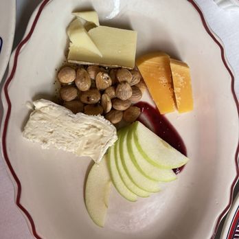 Le Diplomate - Cheese plate - Brasseries Near Me - Washington, DC, District of Columbia