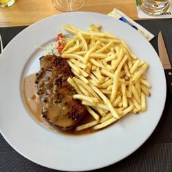 Scheerer's Restaurant - Pfeffersteak mit Pommes