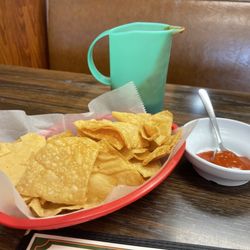 La Familia - Chips and Salsa