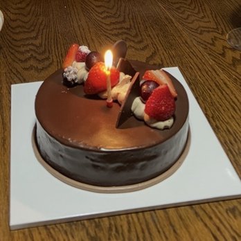 Paris Baguette - Chocolate cake - Coffee & Tea Near Me - Milpitas, California Paris Baguette - Chocolate cake - Coffee & Tea Near Me - Milpitas, California