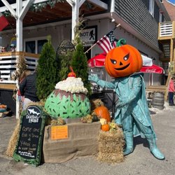 Y-Knot on the Water Gourmet Eatery - #pumpkinpete